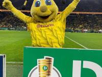 乐竟网页版 -新疆广汇窗口期迎来里程碑；志在德国杯名次提升；更衣室稳定；控场能力受关注(新疆广汇logo)