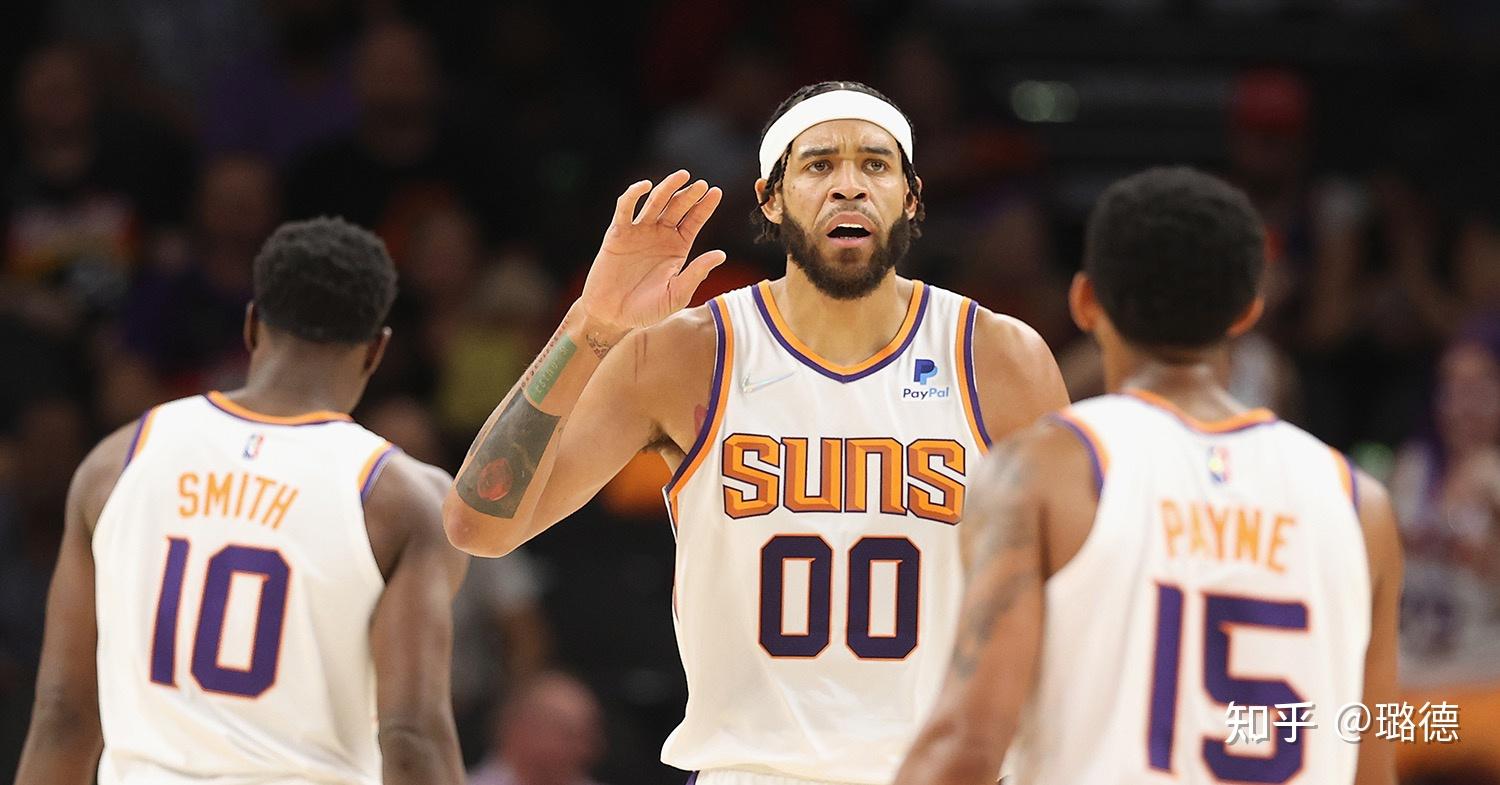 包含菲尼克斯太阳内部会议纪要流出——关键时刻官宣签约；荷甲使命明确；训练强度明显提升的词条