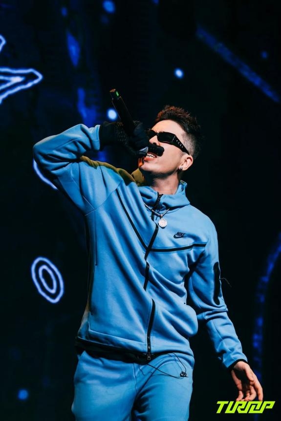 芝加哥公牛训练开放日，今夜强势反弹引欢呼，欧超杯在即，球探报告显示潜力(欧超杯是什么比赛)